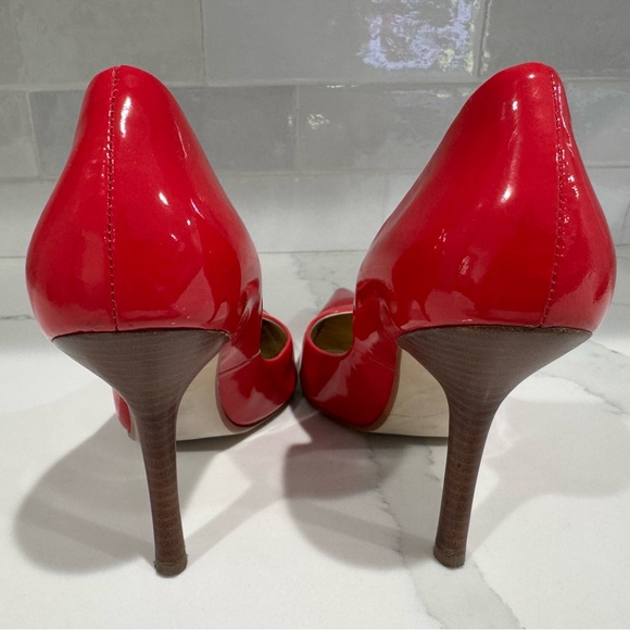 Guess by Marciano Pointed Toe Patent Heel - Picture 3 of 7